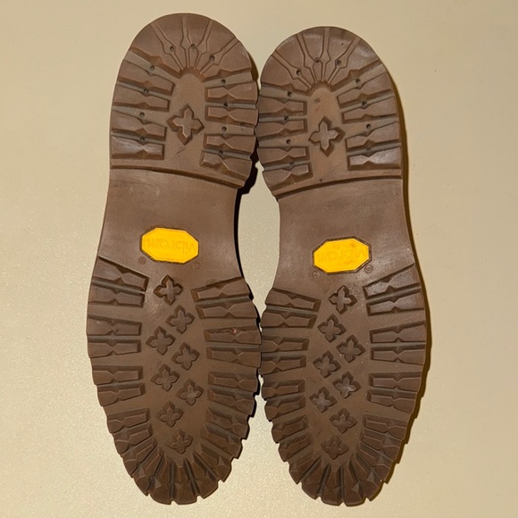 Banana Republic Men's Suede Chukka Boots - Picture 3 of 3